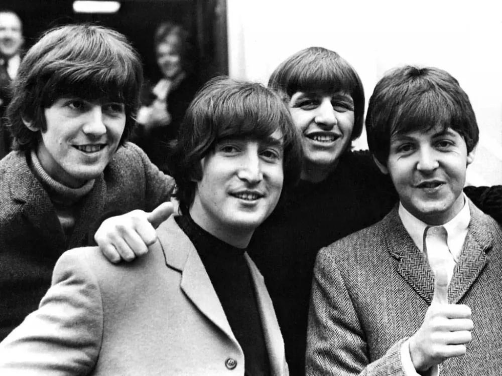 The Beatles: elenco caracterizado aparece nas primeiras imagens oficiais